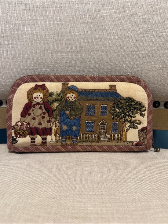Vintage Handbags - Vintage Cottage Core Handcrafted Folk Art Zip-Around Wallet